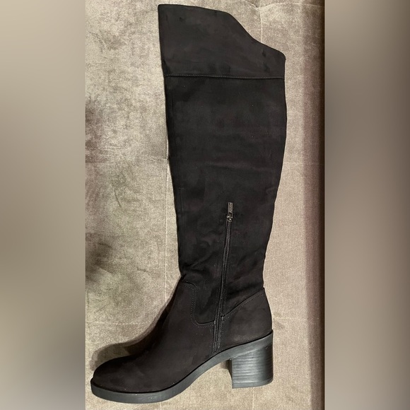 Kenneth Cole Reaction Over-The-Knee Boots- New - Picture 3 of 13